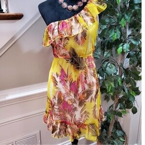 Charlotte Russe Women Yellow Polyester One Shoulder Off Knee Length Dress Size L